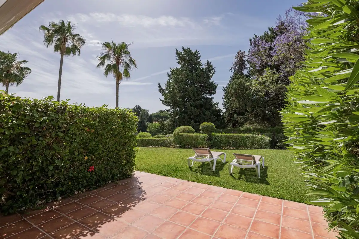 Jardí de Casa adosada en venda en Marbella amb Aire condicionat, Jardí privat i Terrassa