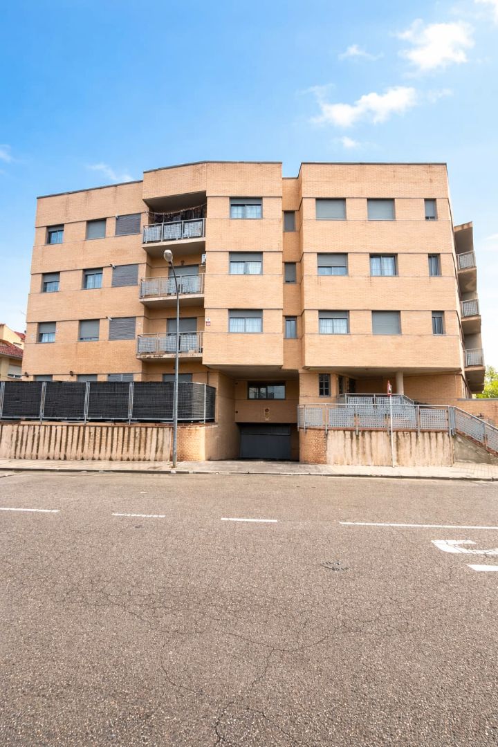 Vista exterior de Pis en venda en Ocaña amb Calefacció