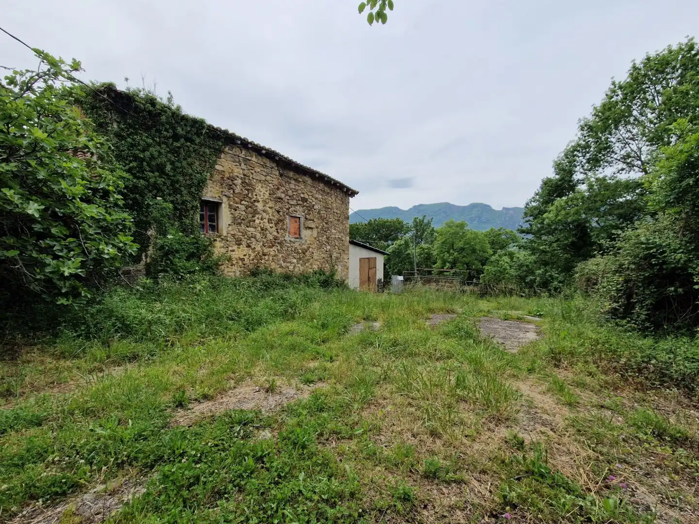 Finca rústica en venda en Valle de Mena amb Jardí privat