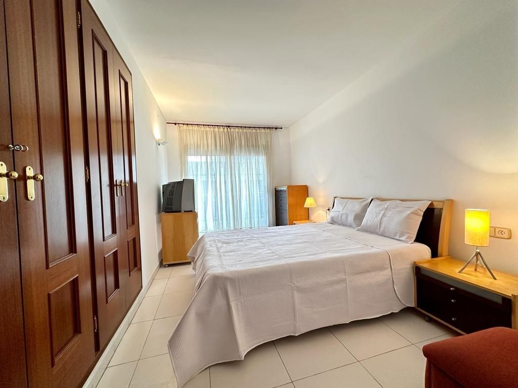 Dormitori de Apartament de lloguer en Tossa de Mar amb Aire condicionat, Calefacció i Jardí privat