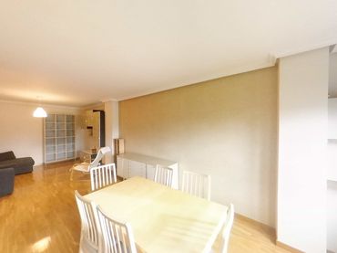 Wohnung mit Balkon zur Miete in Calle de Rafael Bergamín
