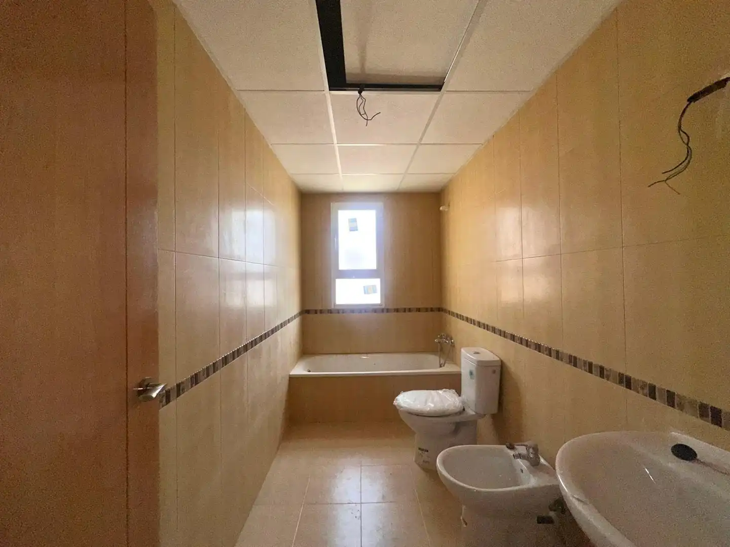 Baño de Piso en venta en Llombai con Aire acondicionado y Balcón