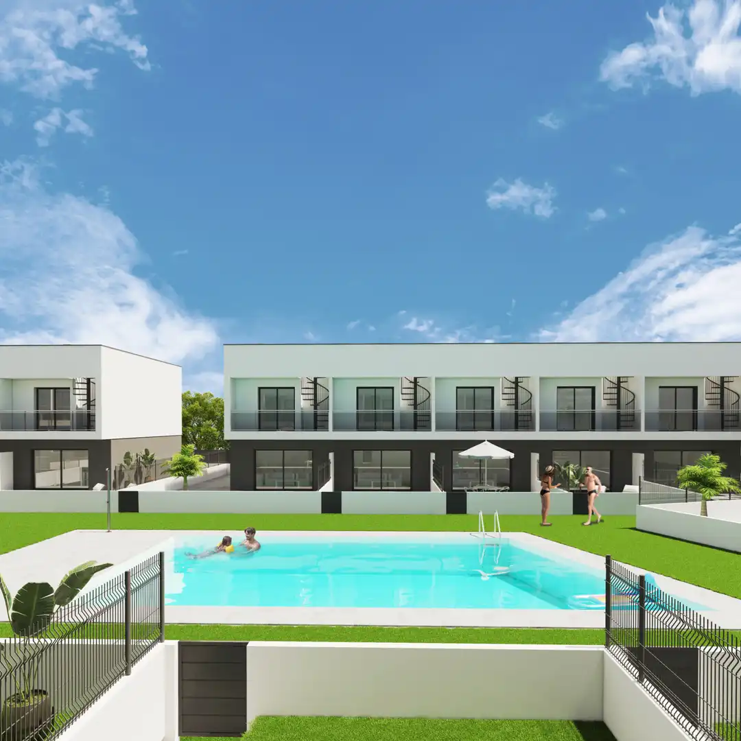 Schwimmbecken von Einfamilien-Reihenhaus zum Verkauf in El Vendrell mit Klimaanlage, Heizung und Privatgarten