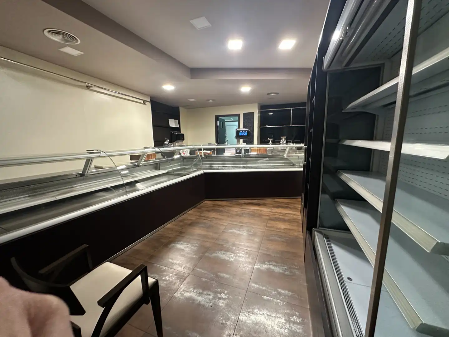 Local comercial en venta en La Bisbal d'Empordà, imagen 2