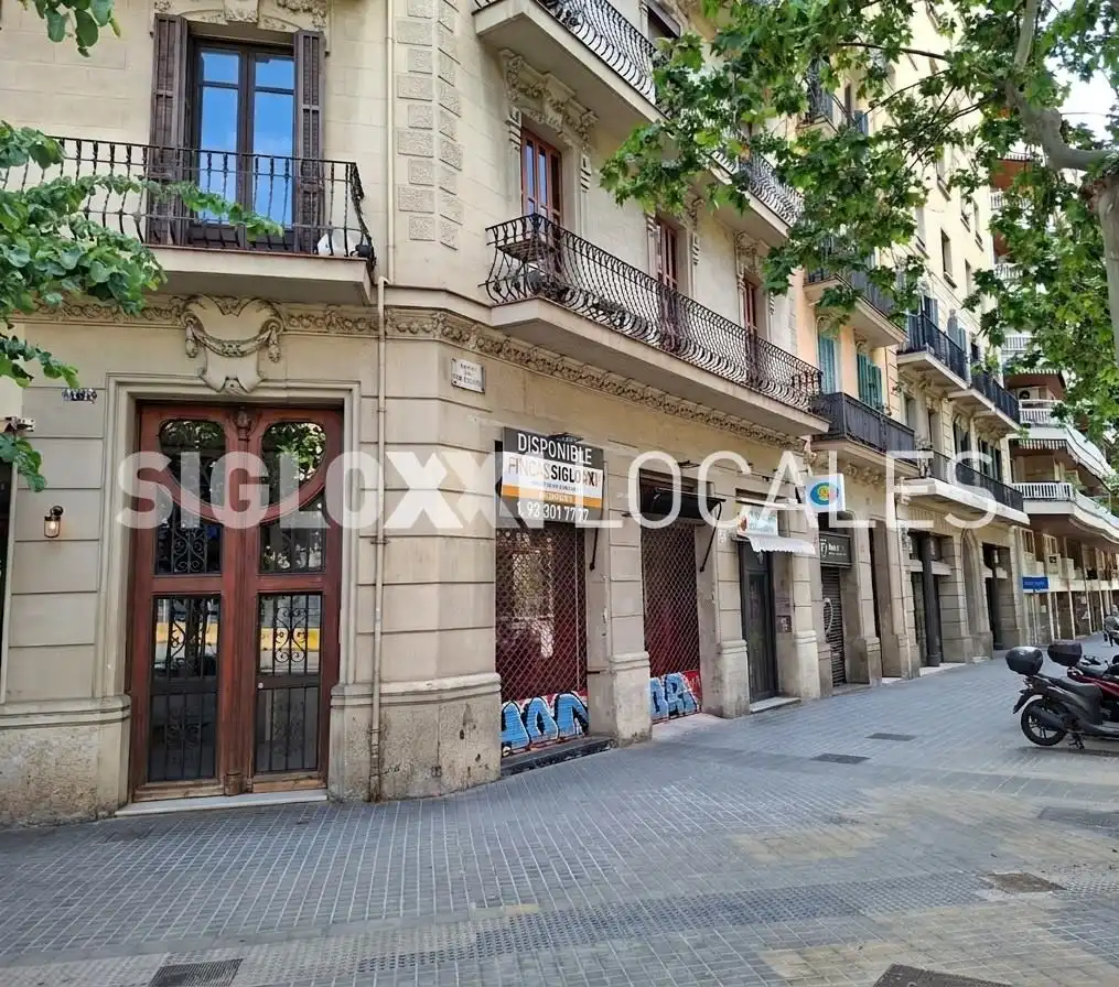 Vista exterior de Local de alquiler en Barcelona