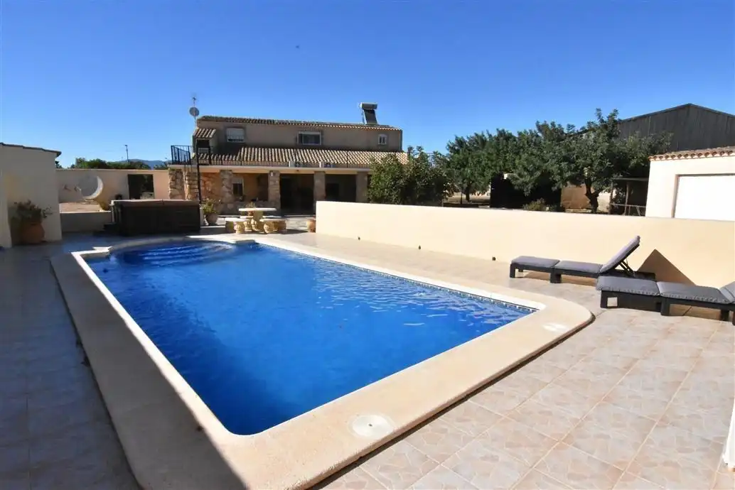 Houses for sale in Carretera LA CAÑADA, 1, Valladolises y Lo Jurado