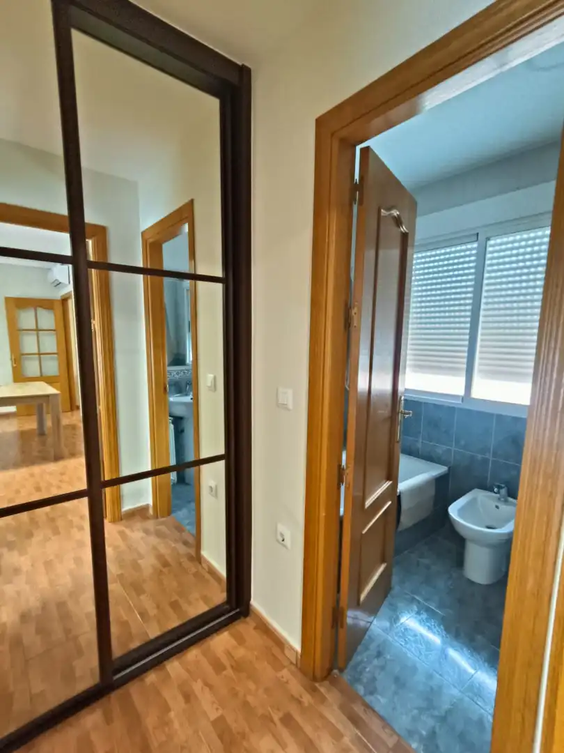 Badezimmer von Wohnung zur Miete in Puertollano mit Klimaanlage, Heizung und Terrasse