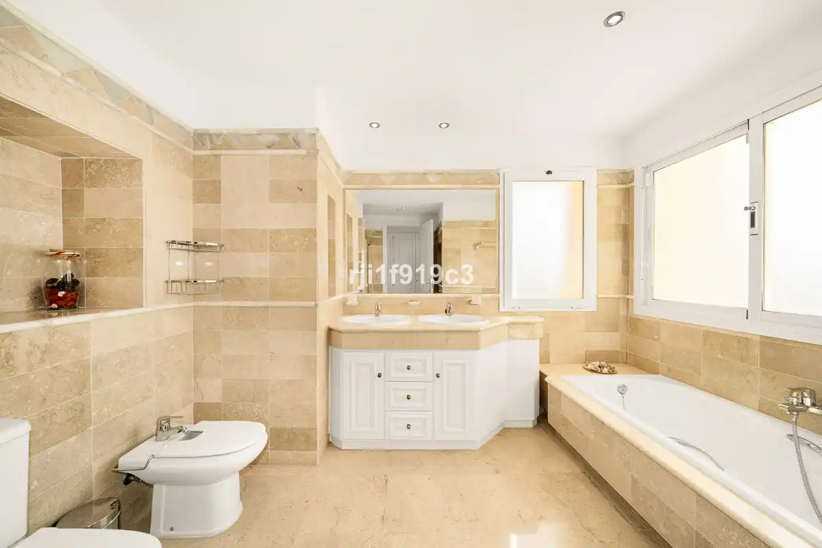 Piso con ascensor en venta en Elviria - Cabopino, imagen 20