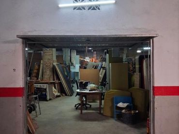 Local comercial en venda a Av. de los Manantiales