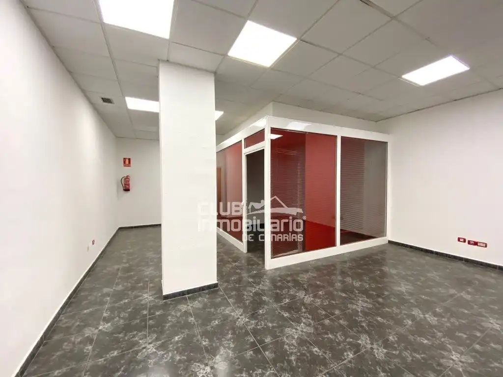 Commercial properties for rent in Santa Cruz de Tenerife  with Air Conditioner