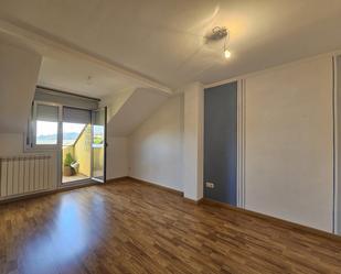 Dormitori de Àtic en venda en Siero amb Calefacció, Parquet i Terrassa