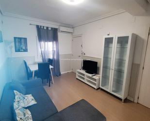 Sala d'estar de Pis de lloguer en  Sevilla Capital amb Aire condicionat i Calefacció