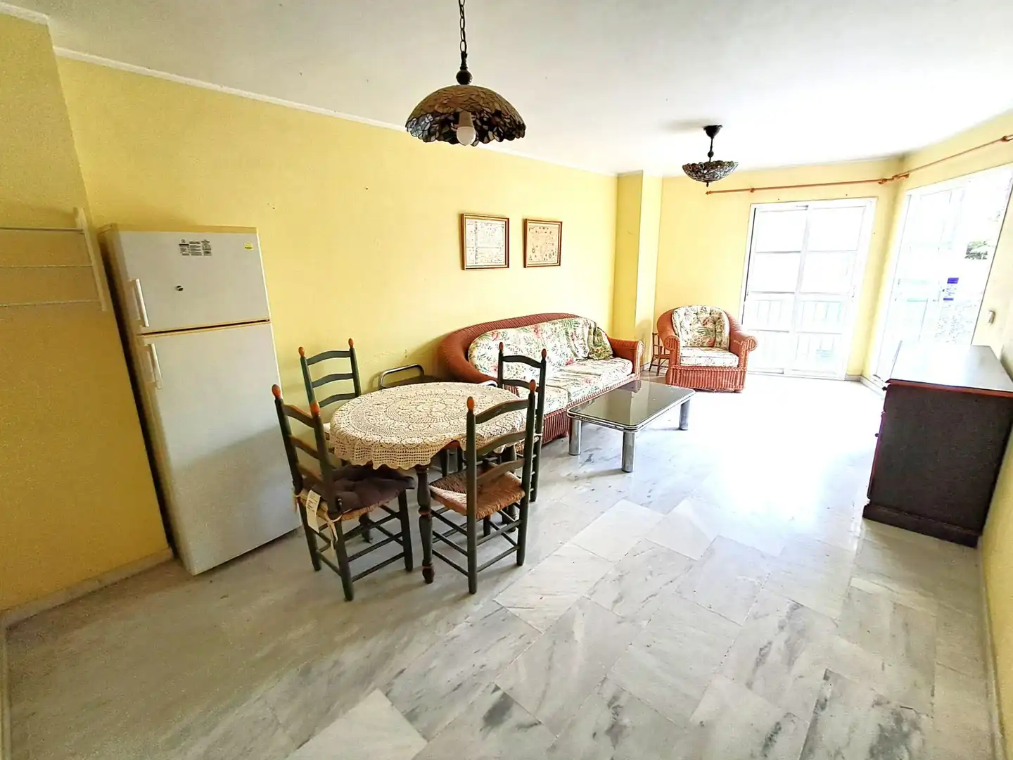 Menjador de Apartament en venda en Benalmádena amb Piscina comunitària