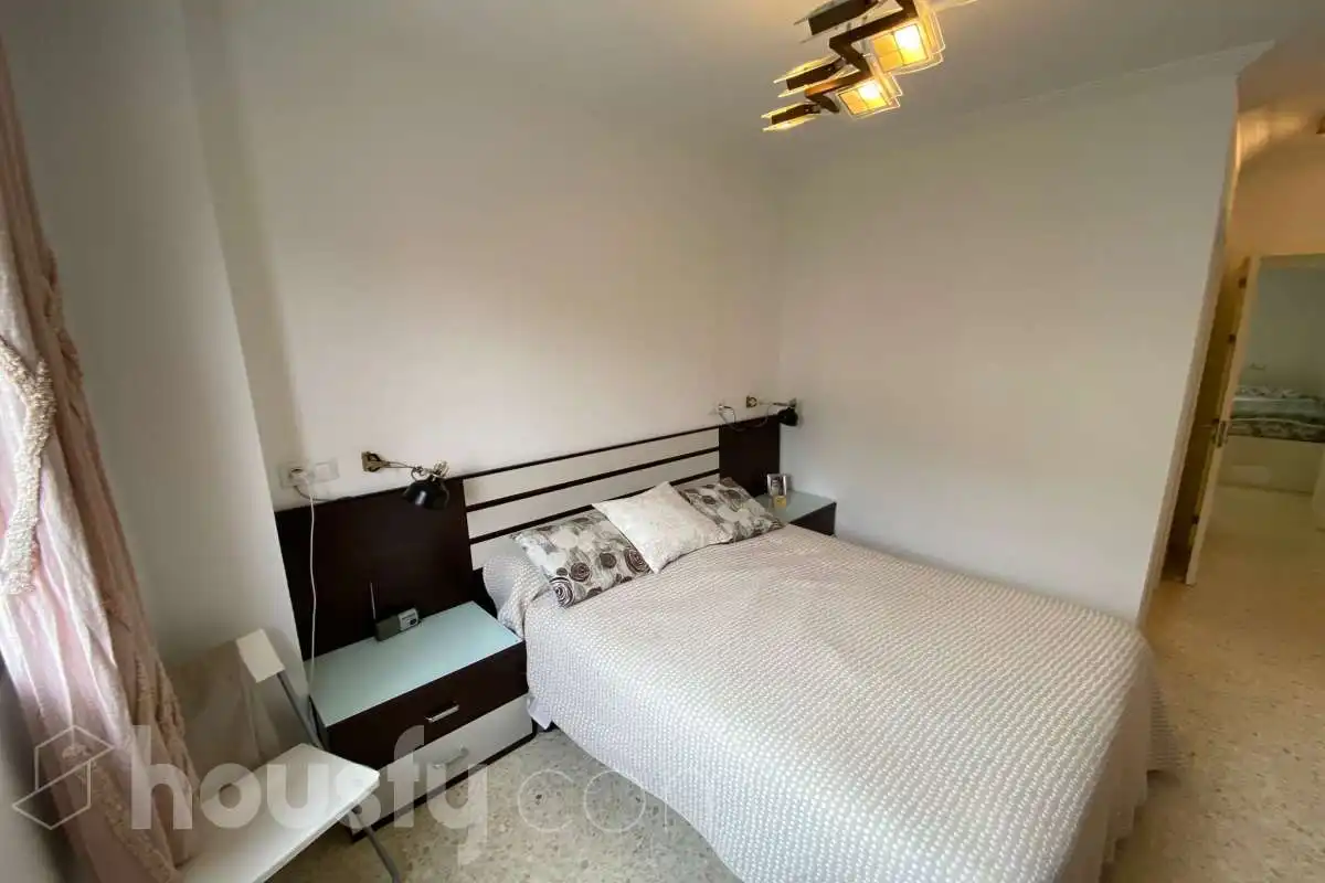 Schlafzimmer von Wohnung zur Miete in Sevilla mit Klimaanlage, Terrasse und Balkon