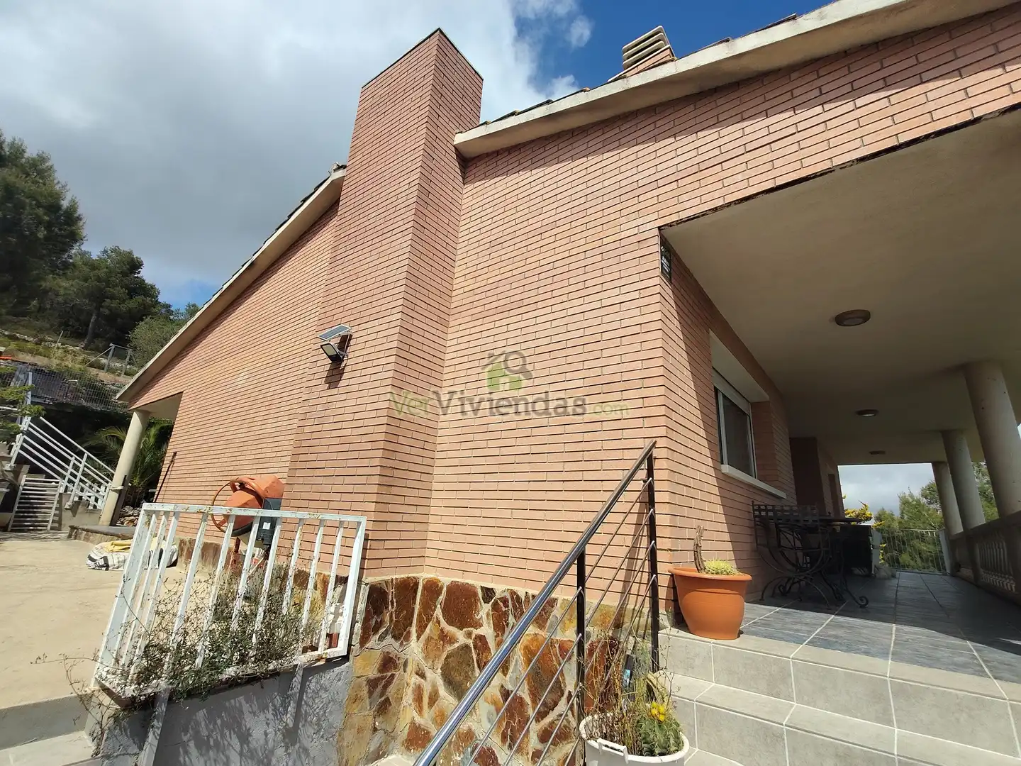 Vista exterior de Casa o chalet en venta en Begues con Calefacción, Jardín privado y Parquet