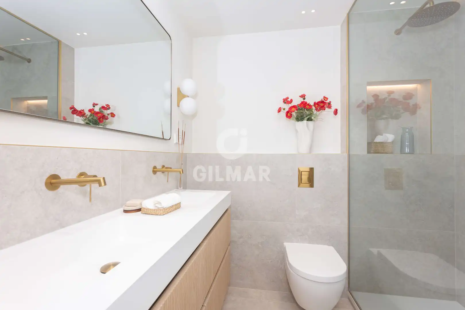 Bathroom of Flat for sale in Madrid  with Heating, Private garden and Storage room