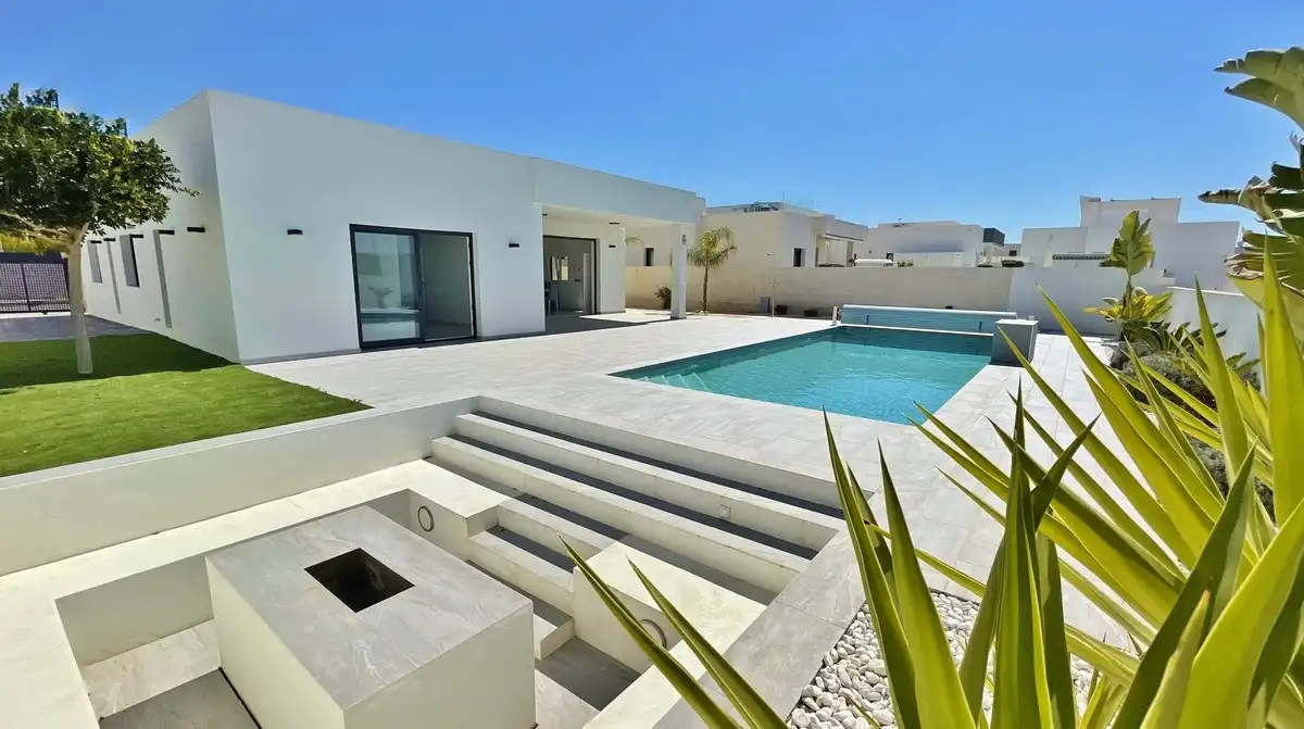 Swimming pool of Houses for sale in Rojales