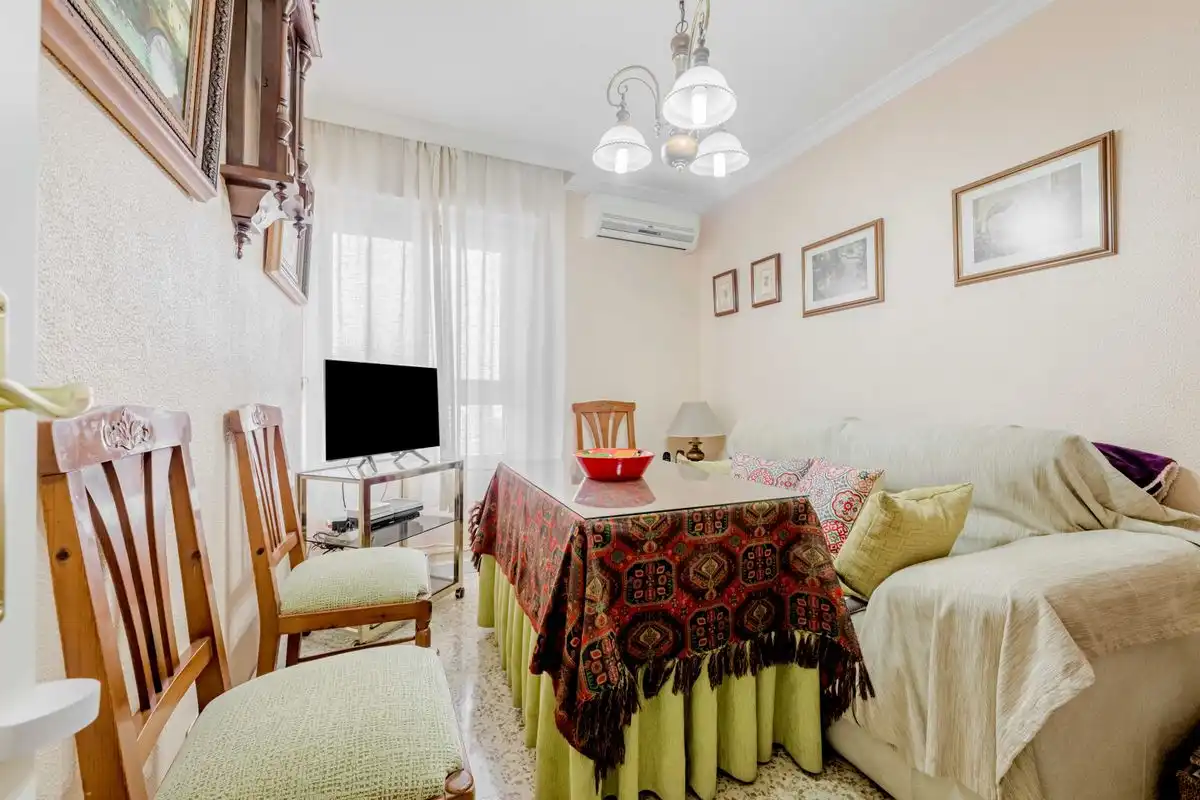 Habitación de Piso en venta en Sevilla con Aire acondicionado, Calefacción y Terraza