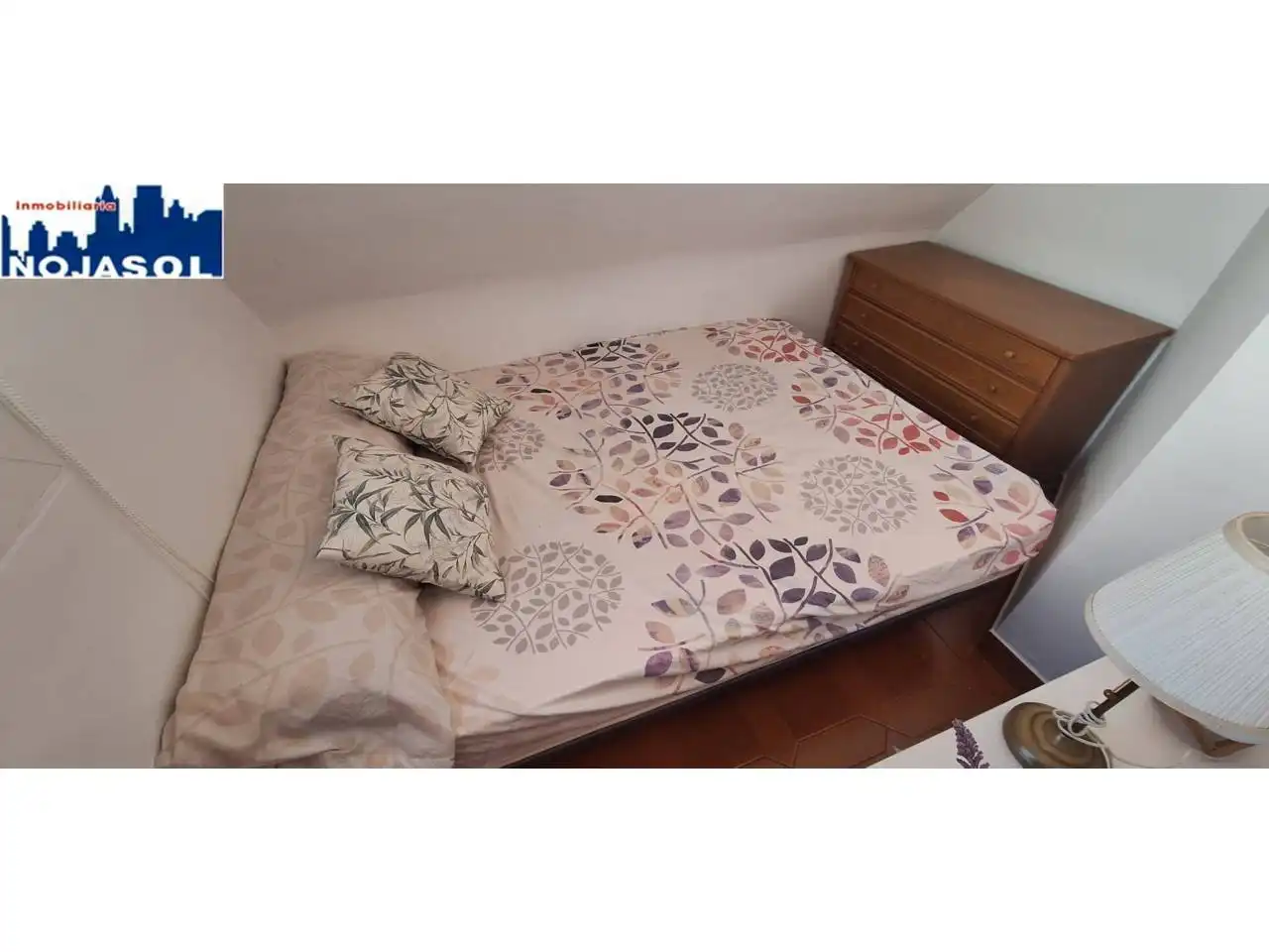 Dormitori de Apartament de lloguer en Noja amb Calefacció, Terrassa i Moblat