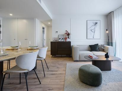 Living room of Flat to rent in  Madrid Capital  with Air Conditioner, Heating and Storage room