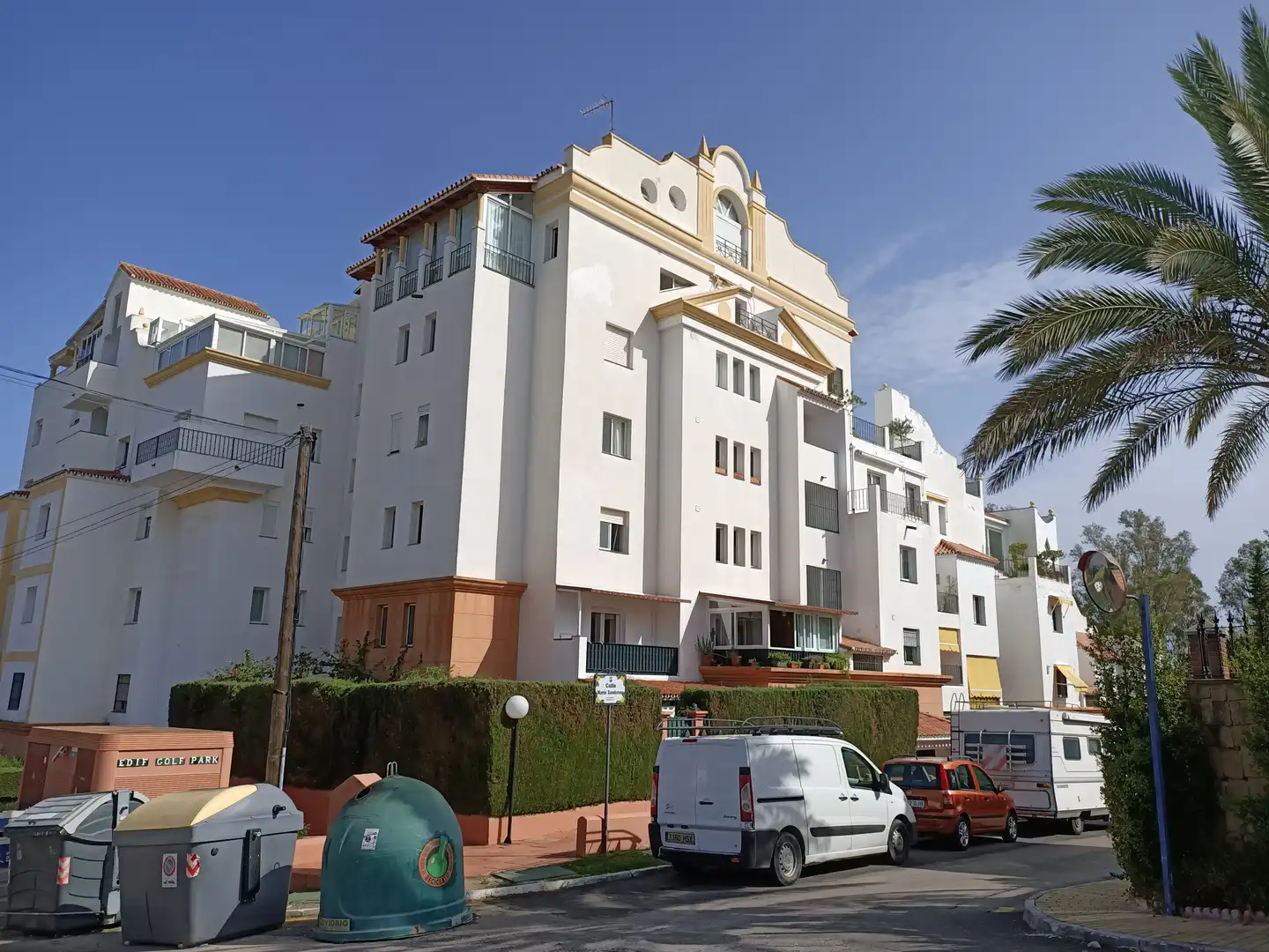 Vista exterior de Piso en venta en Estepona con Jardín privado y Piscina