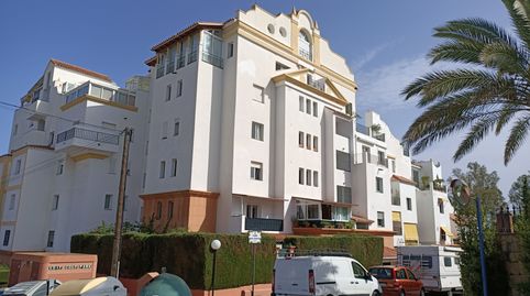 Foto 2 de Piso en venta en Parque Central, Estepona