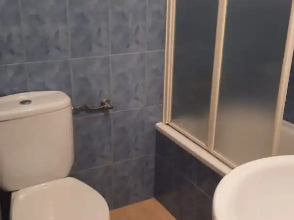 Badezimmer von Wohnung zur Miete in Fuencarral - El Pardo