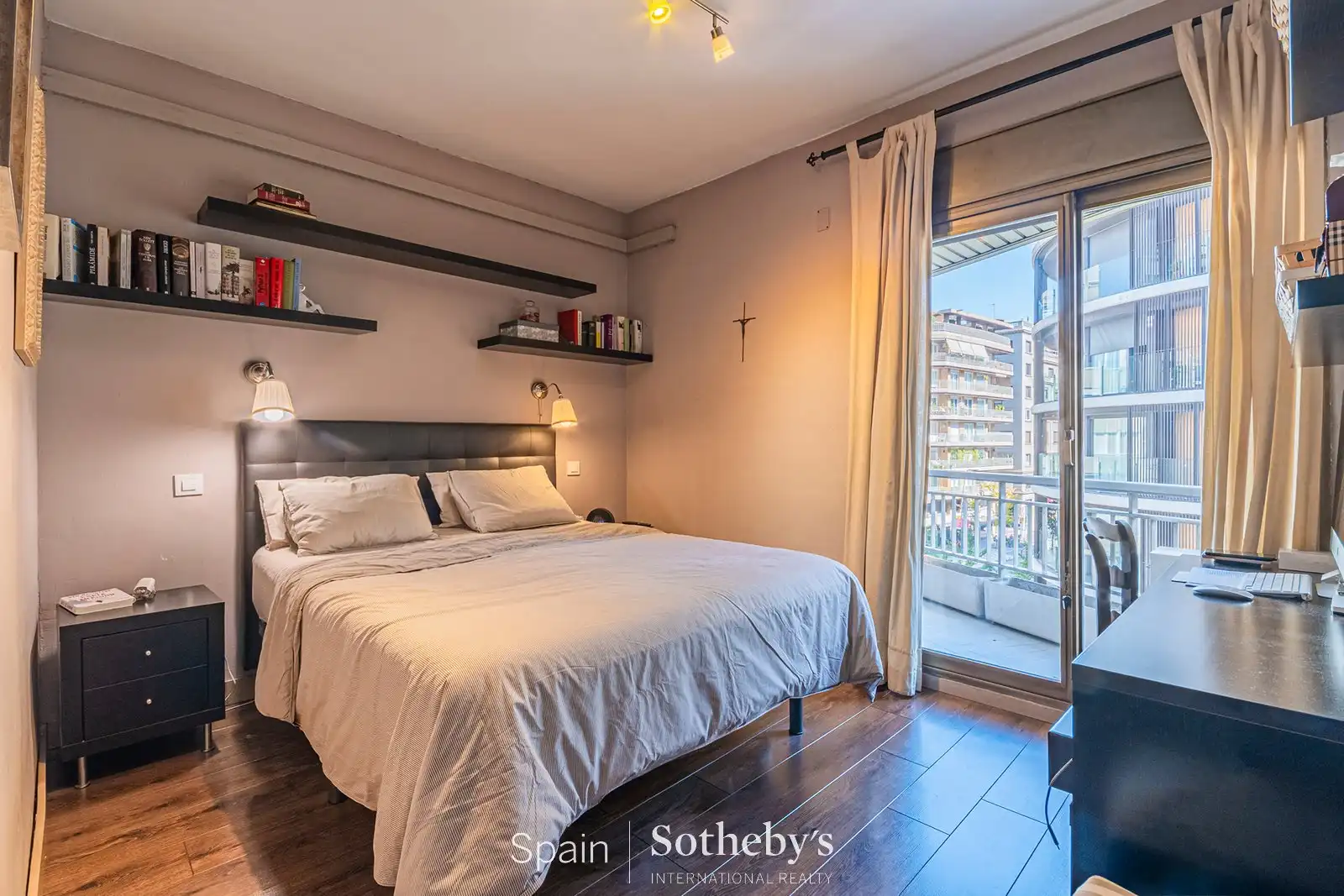 Dormitori de Apartament en venda en Barcelona amb Aire condicionat, Calefacció i Traster