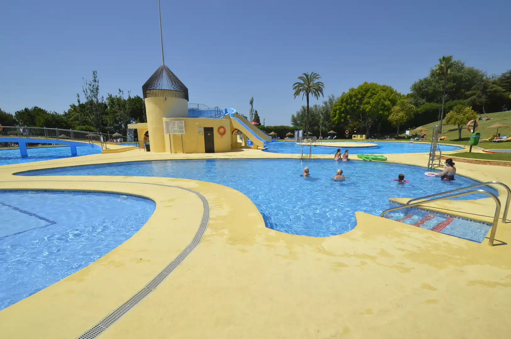 Piscina de Estudi en venda en Benalmádena amb Aire condicionat, Terrassa i Moblat