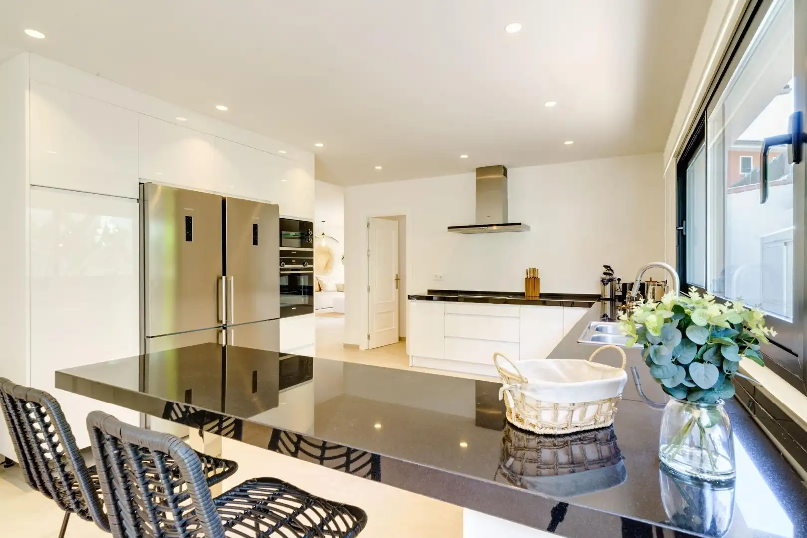 Cocina de Casa o chalet en venta en Marbella con Aire acondicionado, Jardín privado y Terraza