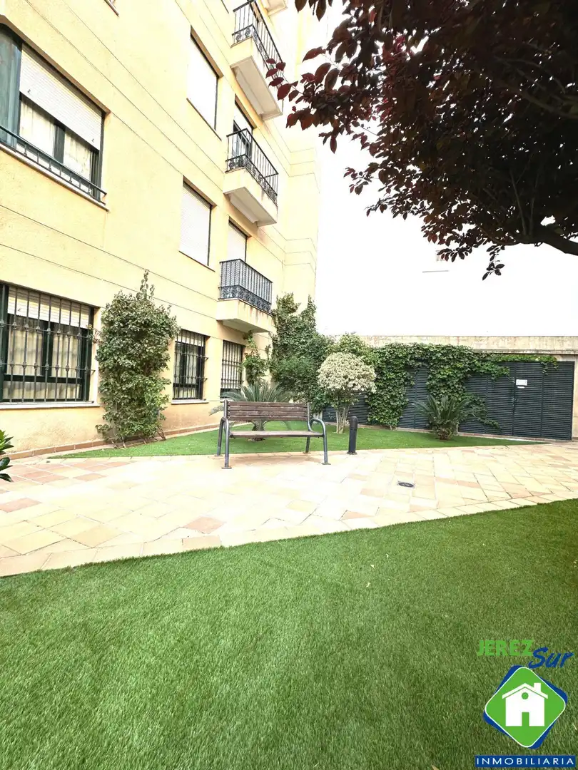 Jardí de Pis en venda en Jerez de la Frontera amb Aire condicionat, Calefacció i Terrassa