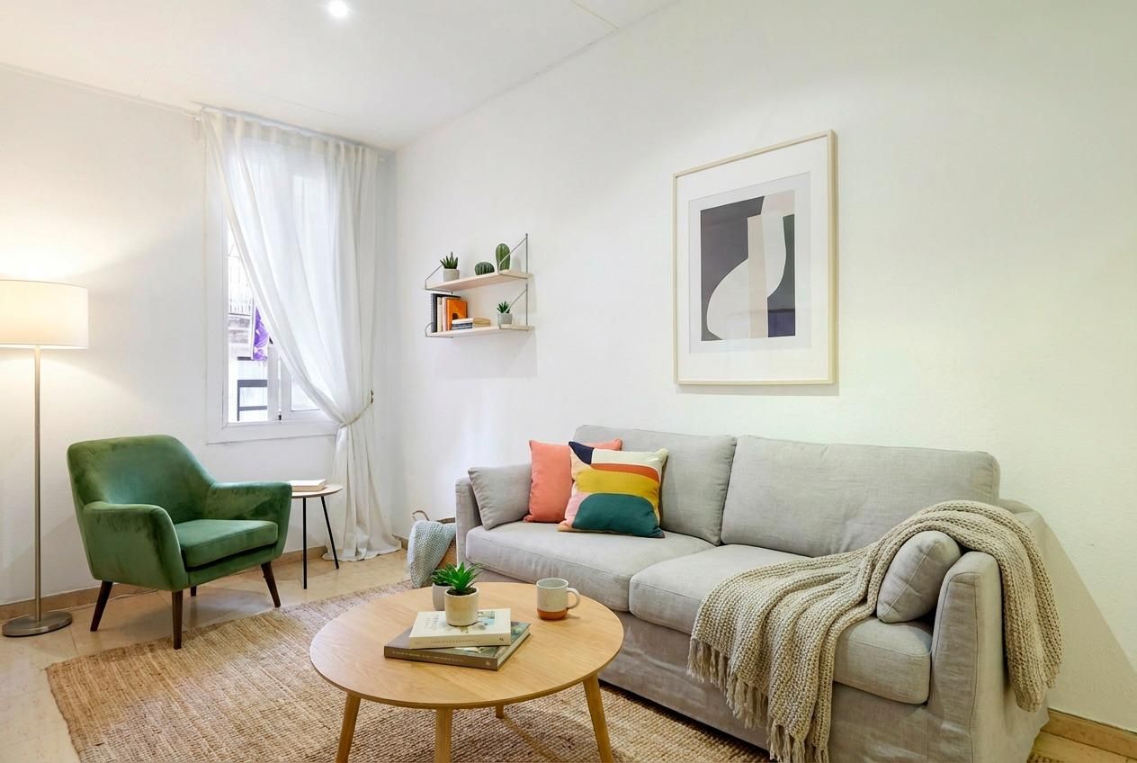 Living room of Flat for sale in  Barcelona Capital  with Balcony and Alarm