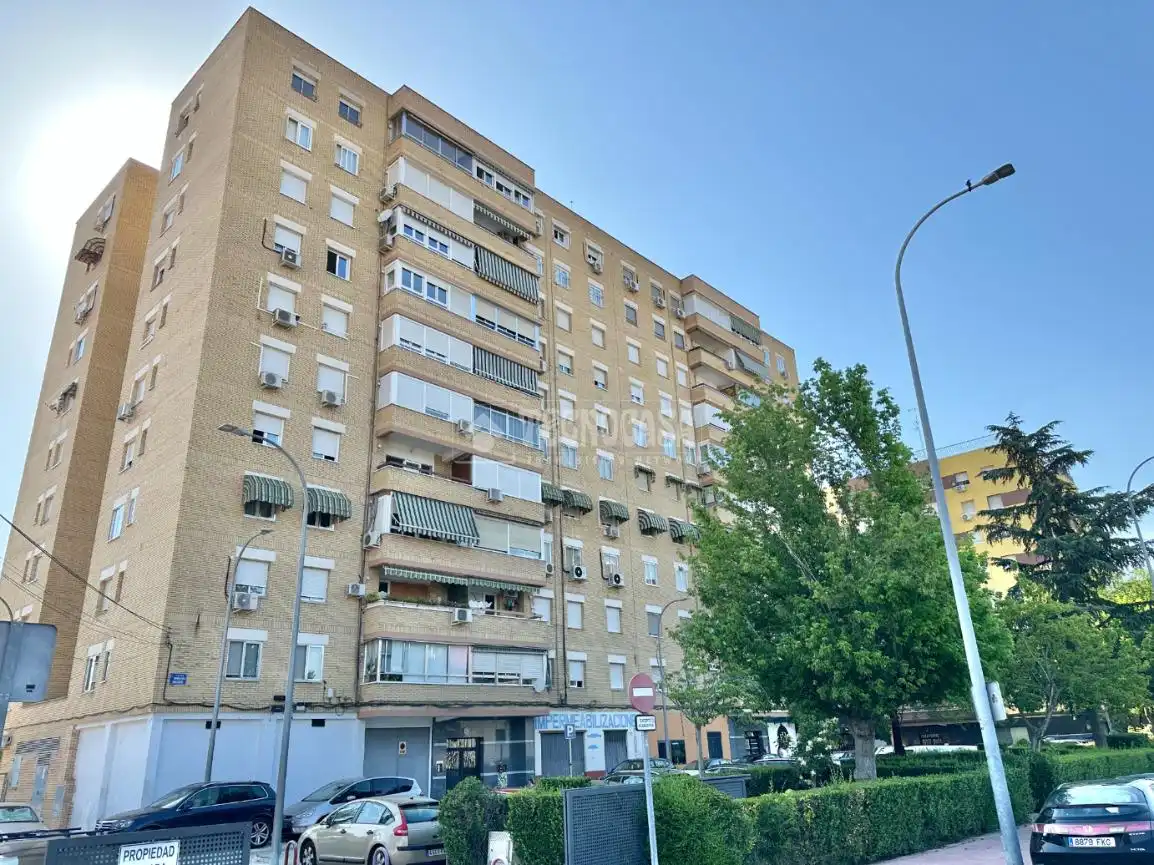 Vista exterior de Piso en venta en Móstoles con Aire acondicionado, Calefacción y Terraza
