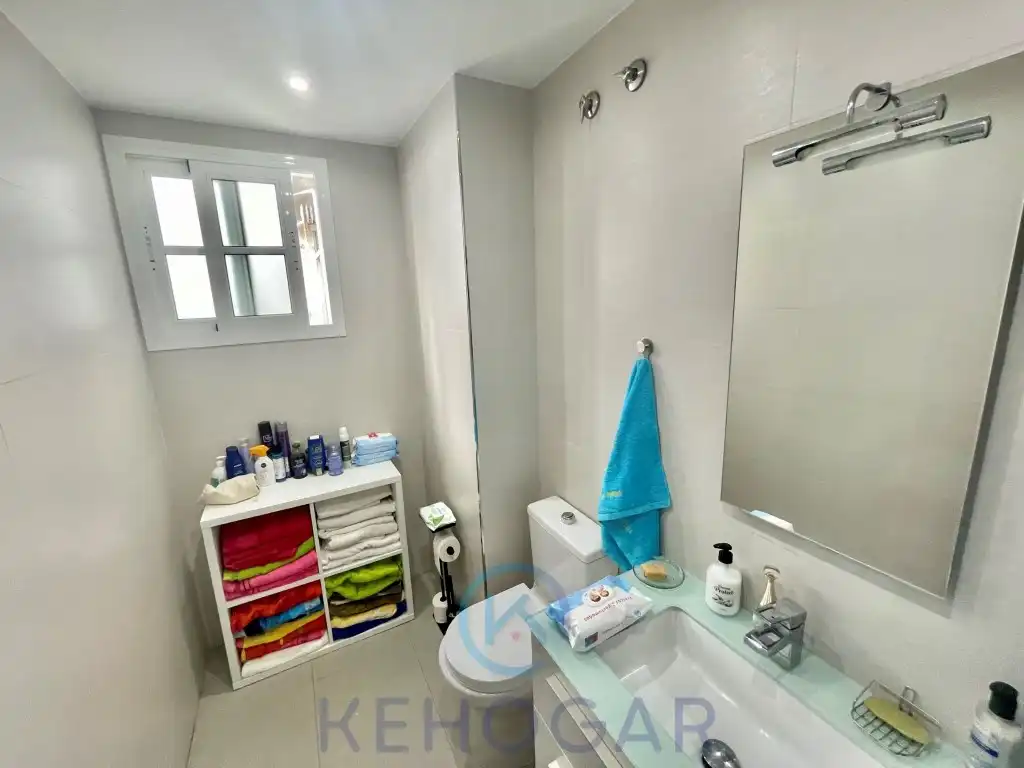 Bathroom of Flat for sale in Dos Hermanas
