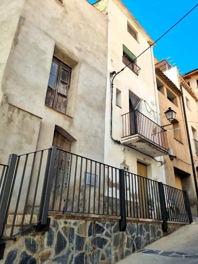 Vista exterior de Casa o chalet en venta en El Pinell de Brai con Calefacción
