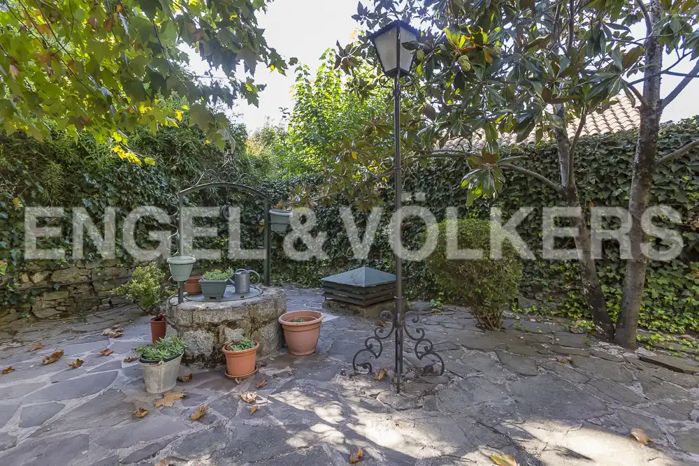 Jardí de Casa o xalet en venda en Collado Villalba amb Aire condicionat, Calefacció i Jardí privat