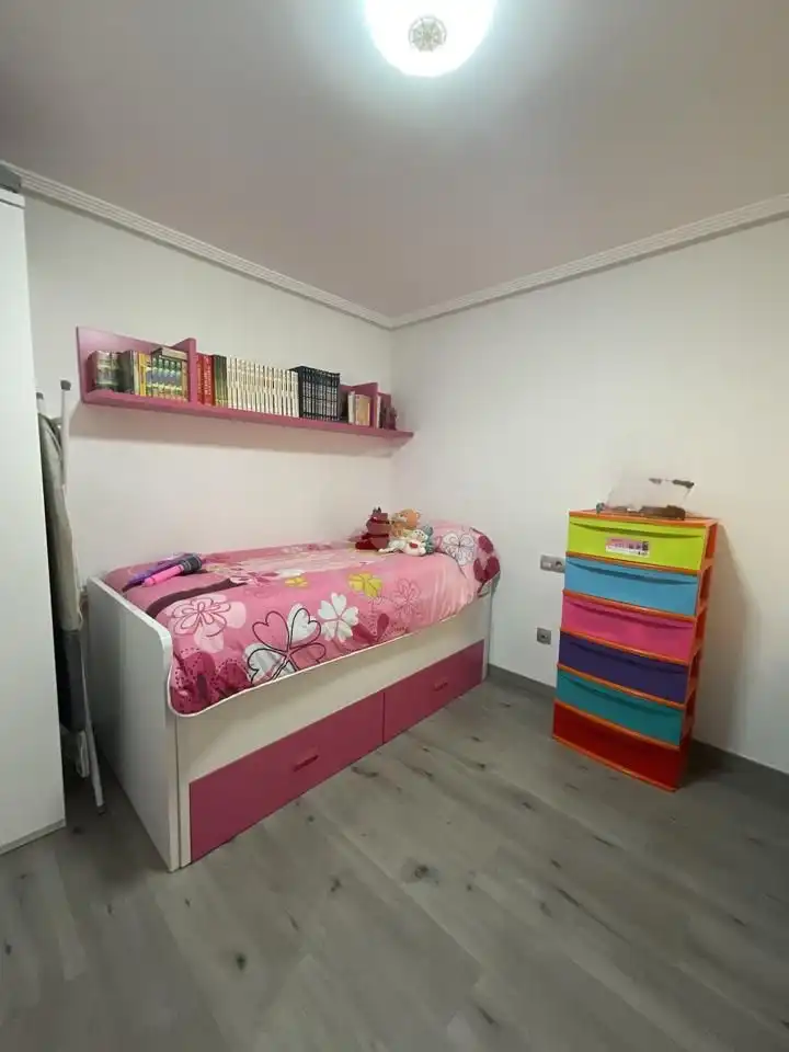 Habitación de Piso de alquiler en Linares con Aire acondicionado, Terraza y Amueblado