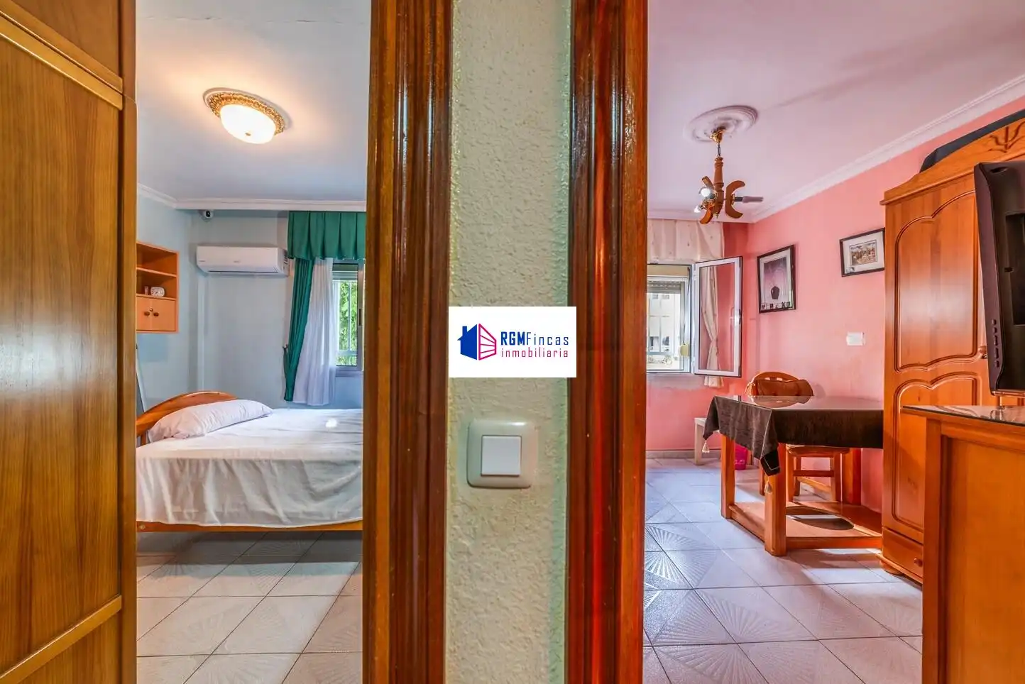 Bedroom of Flat for sale in Sevilla  with Air Conditioner and Storage room