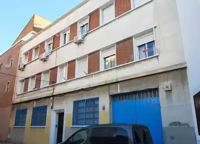 Vista exterior de Piso en venta en Madrid con Calefacción