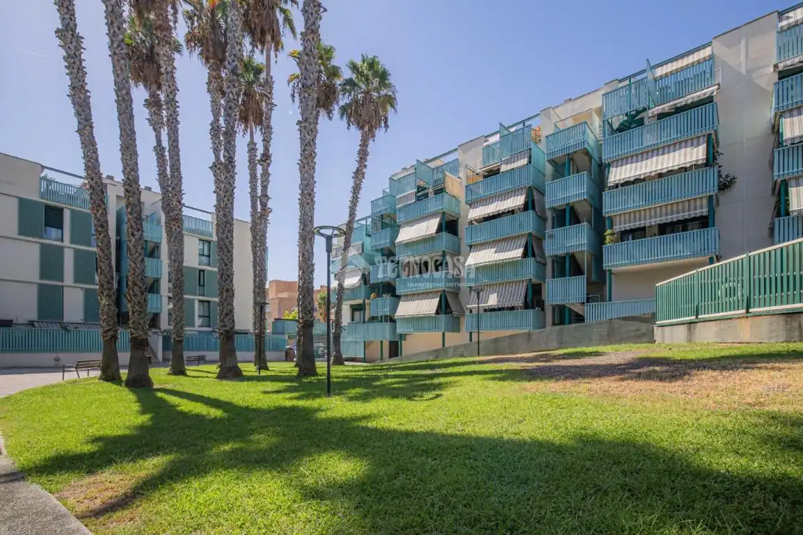 Exterior view of Flat for sale in Badalona  with Air Conditioner, Heating and Parquet flooring