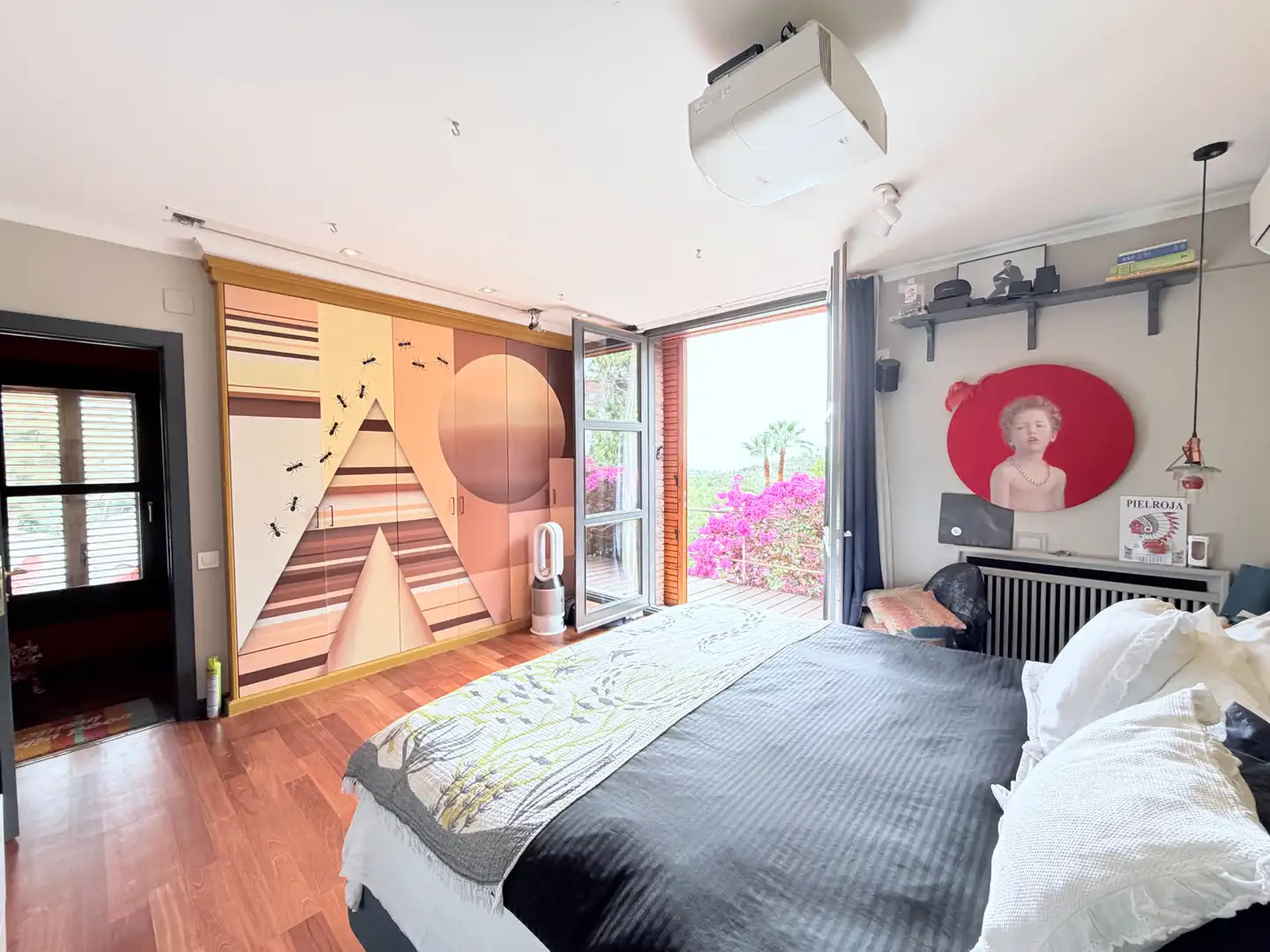 Schlafzimmer von Haus oder Chalet zum Verkauf in Castelldefels mit Klimaanlage, Heizung und Privatgarten