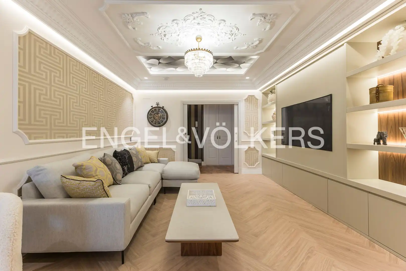 Piso con ascensor en venta en Calle de Guzmán el Bueno, imagen 4