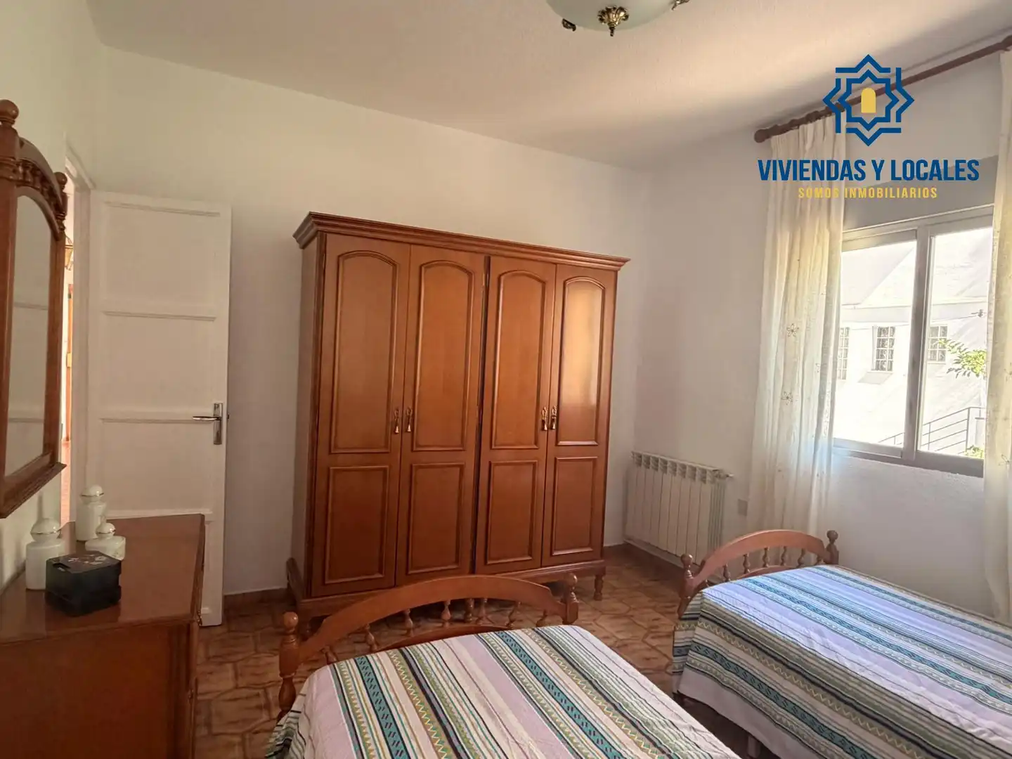 Habitación de Casa o chalet de alquiler en Granada con Jardín privado, Terraza y Amueblado