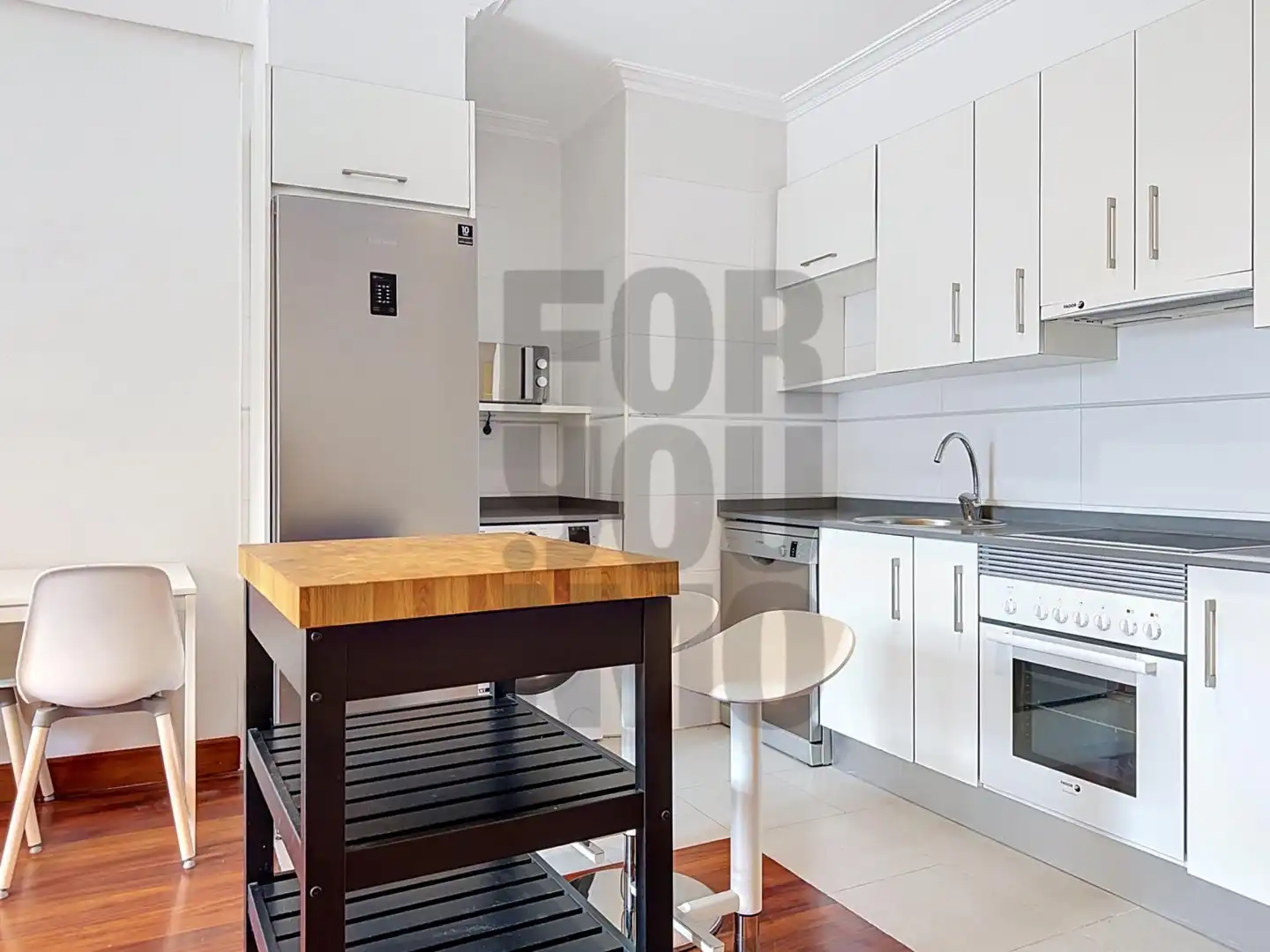 Cocina de Piso en venta en Irun  con Calefacción, Trastero y Balcón