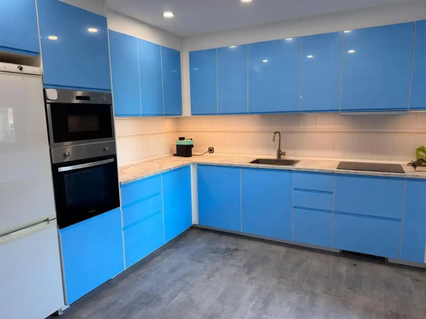 Cocina de Piso para compartir en Las Rozas de Madrid con Jardín privado y Amueblado