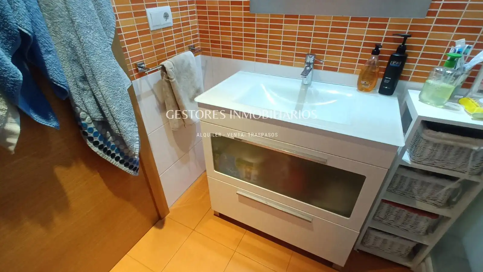 Baño de Piso en venta en Cocentaina con Aire acondicionado, Terraza y Amueblado