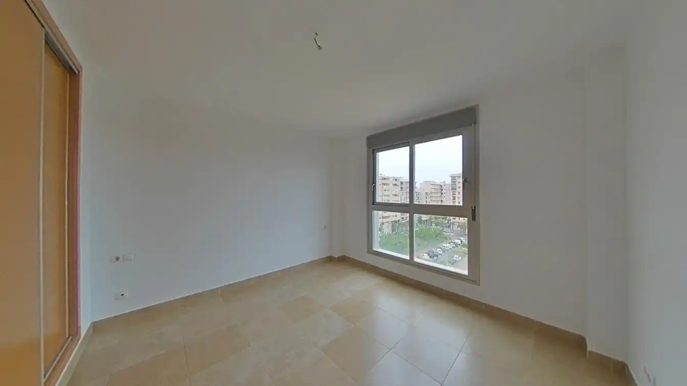 Habitación de Piso en venta en Alicante / Alacant con Aire acondicionado, Calefacción y Piscina