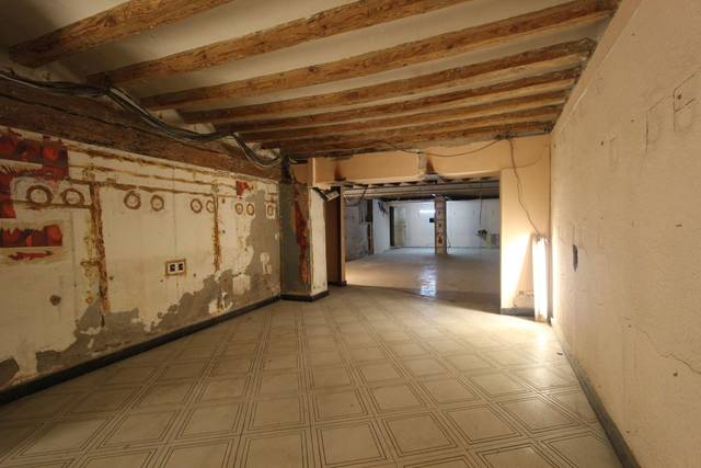 Local comercial en Alquiler en RAVAL JESUS en Centre