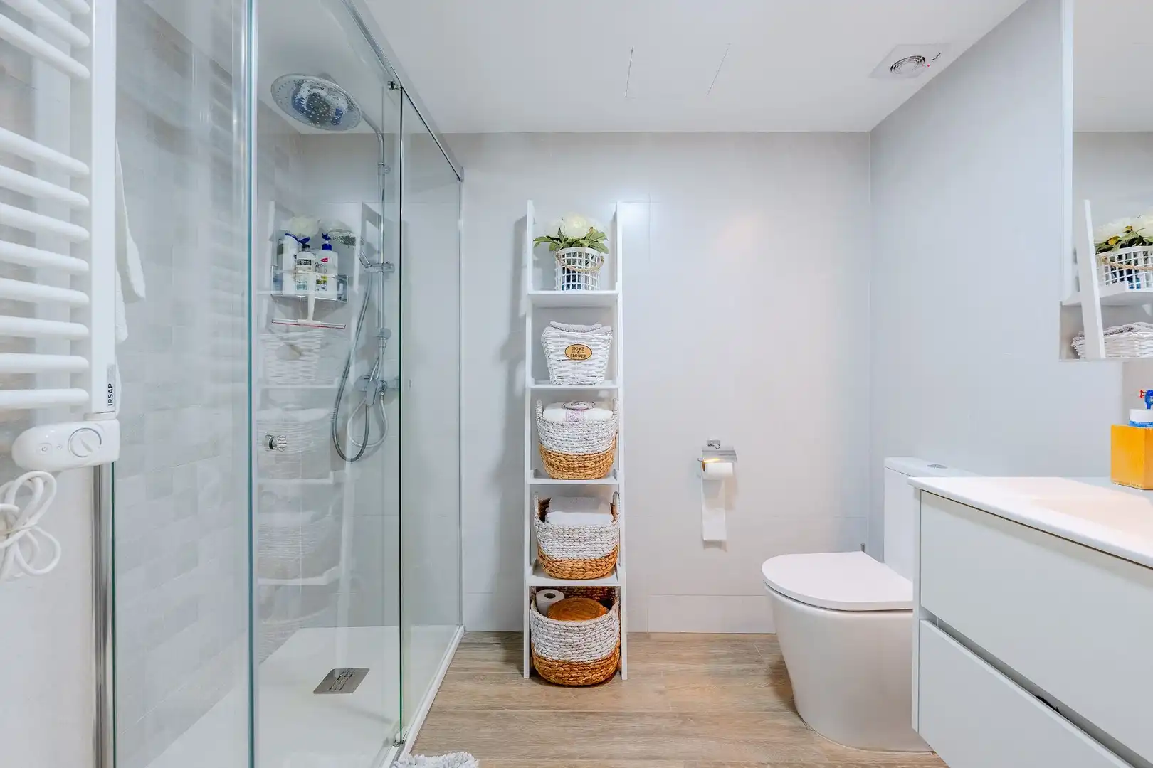 Bathroom of Flat for sale in Calafell  with Air Conditioner, Heating and Terrace
