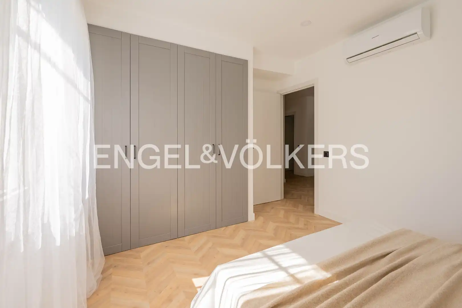 Bedroom of Flat for sale in Madrid  with Air Conditioner, Heating and Terrace